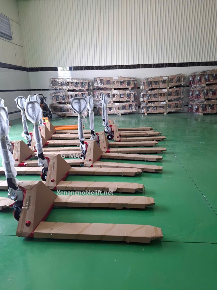 xe-nâng-tay-kéo-pallet-thủy-lực.jpg (213 KB)