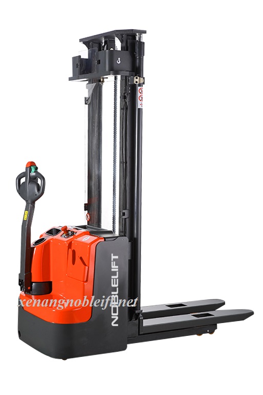 Xe cao nâng điện 1200kg 