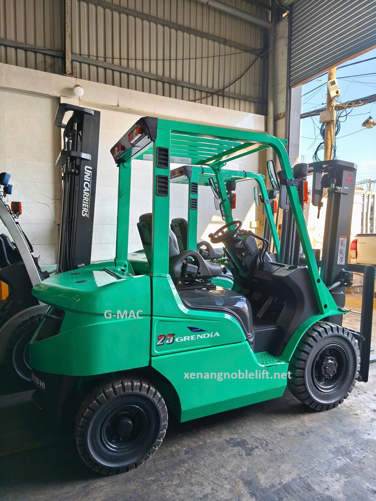 Xe nâng dầu cũ
