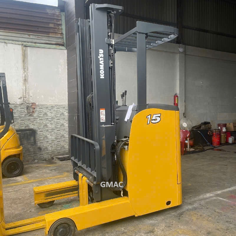 Xe nâng điện cũ Komatsu đứng lái