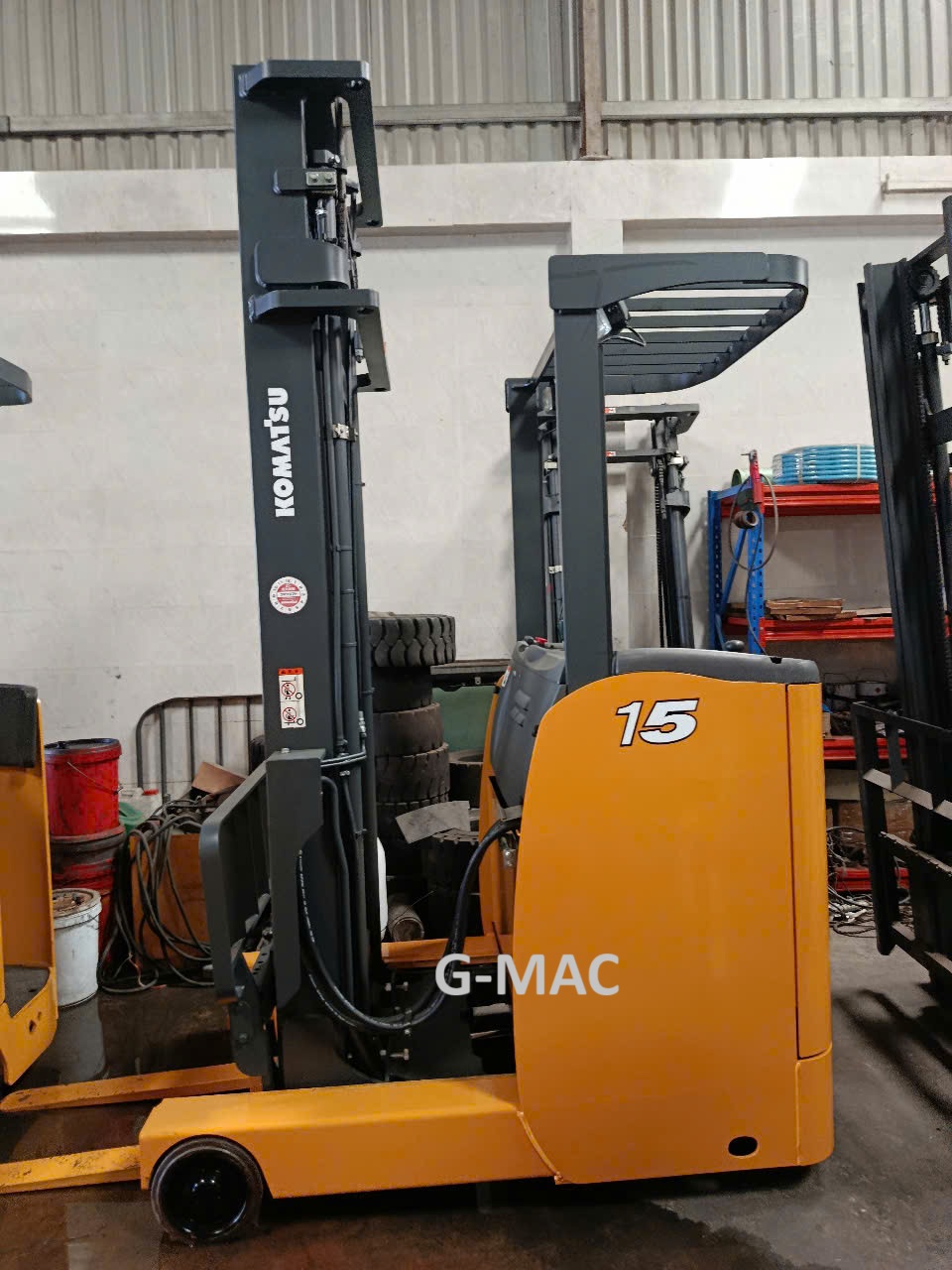 Xe nâng điện đứng lái Nhật Bản