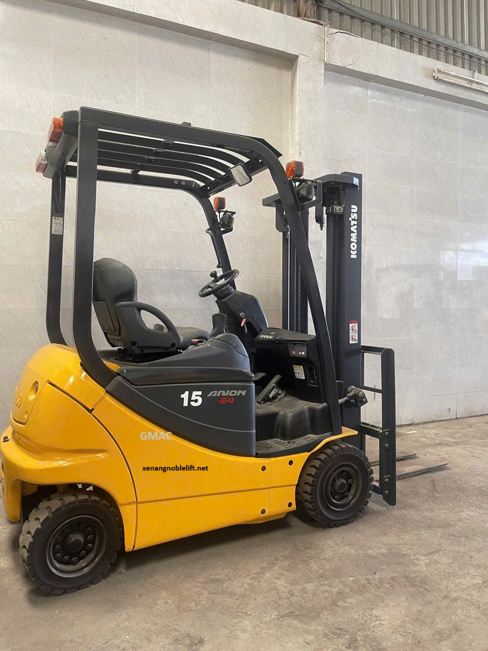 Xe nâng điện Komatsu cũ